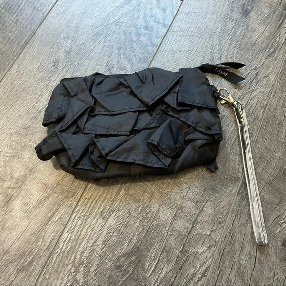 Thirty-One‎ Ruffle Wristlet Cosmetic Bag - Picture 2 of 3